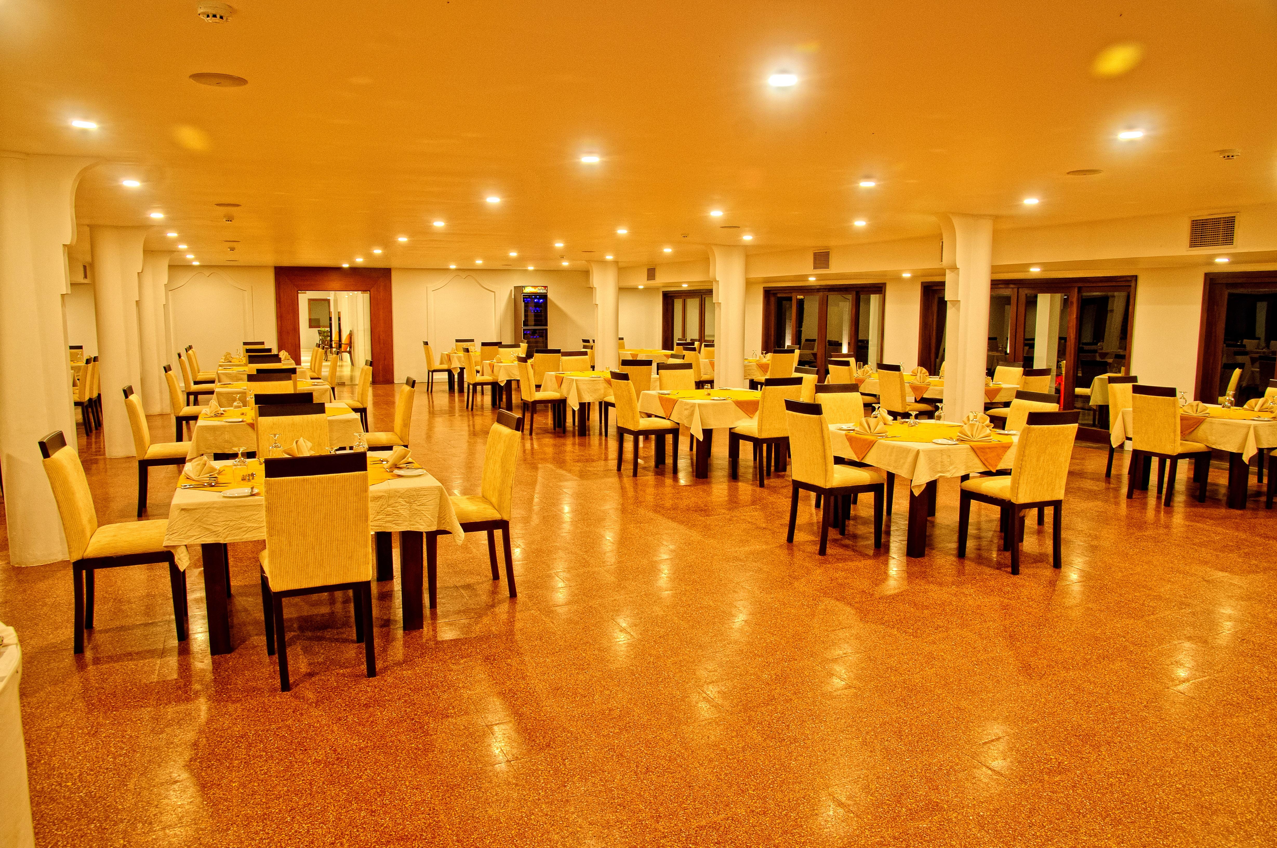 Rajarata Hotel Anuradhapura Exterior photo