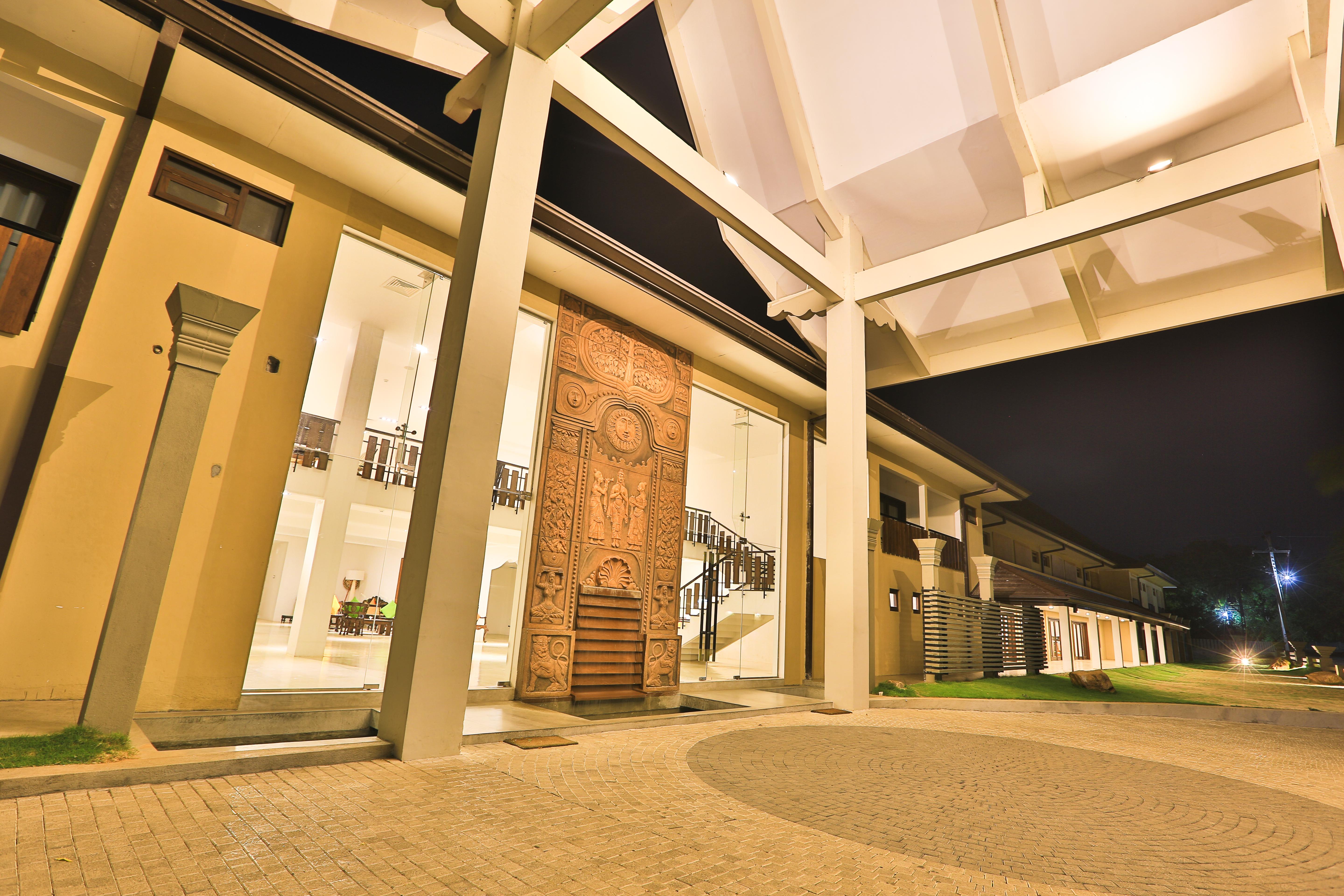 Rajarata Hotel Anuradhapura Exterior photo