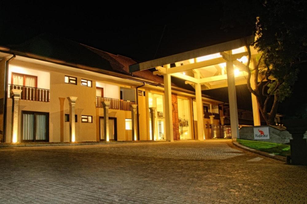 Rajarata Hotel Anuradhapura Exterior photo