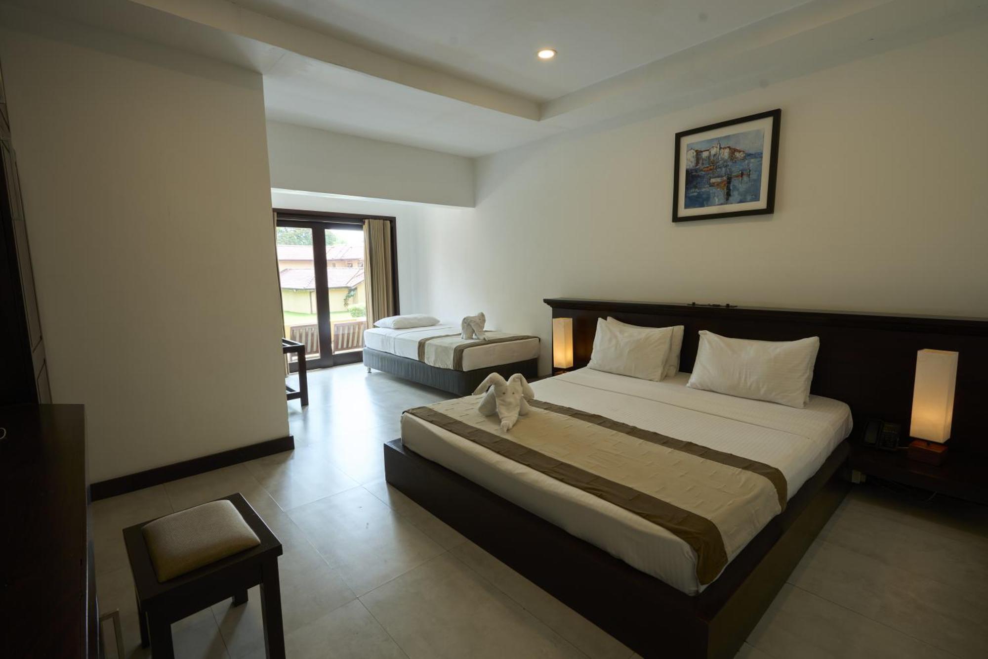 Rajarata Hotel Anuradhapura Exterior photo