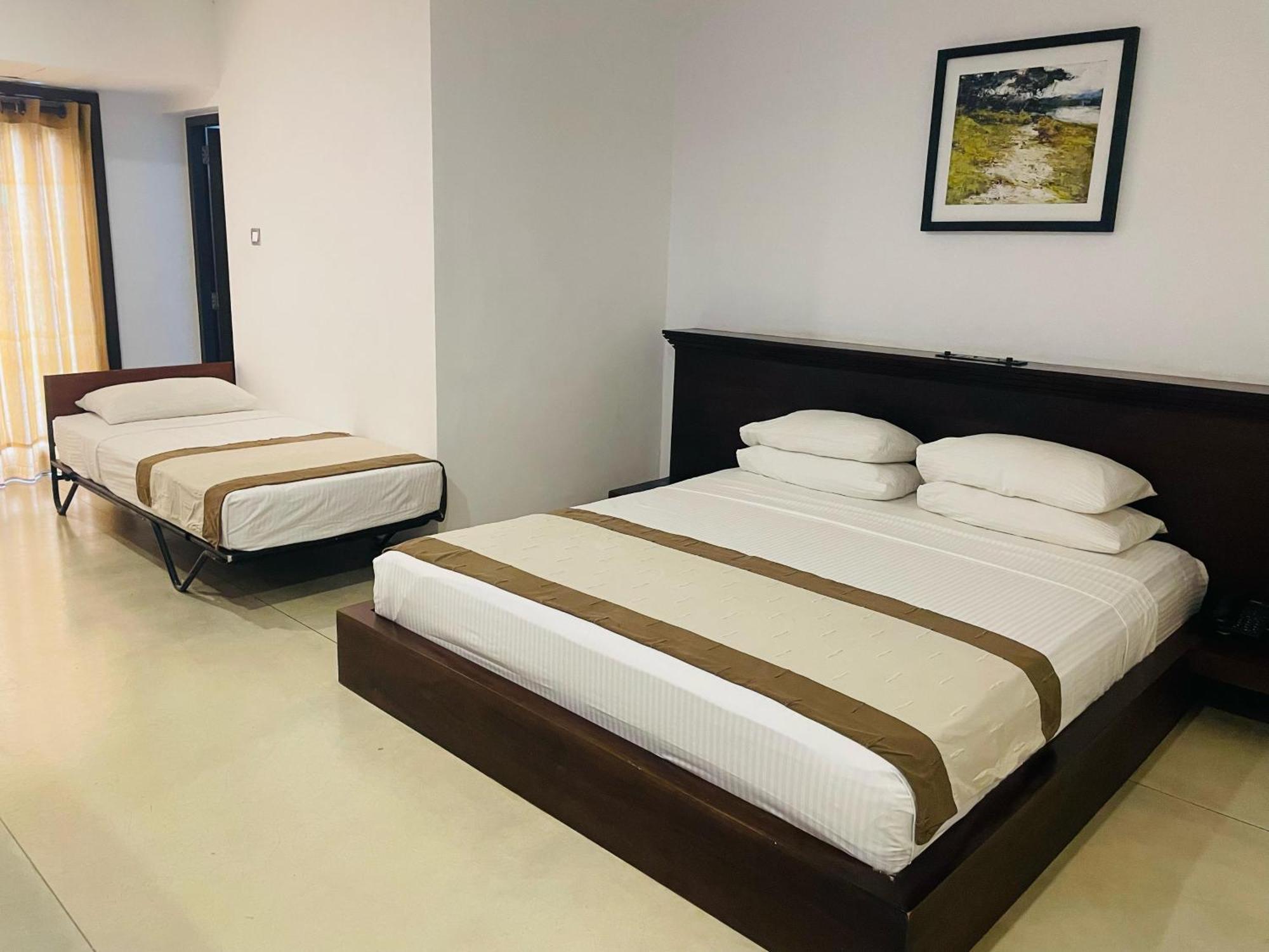 Rajarata Hotel Anuradhapura Exterior photo