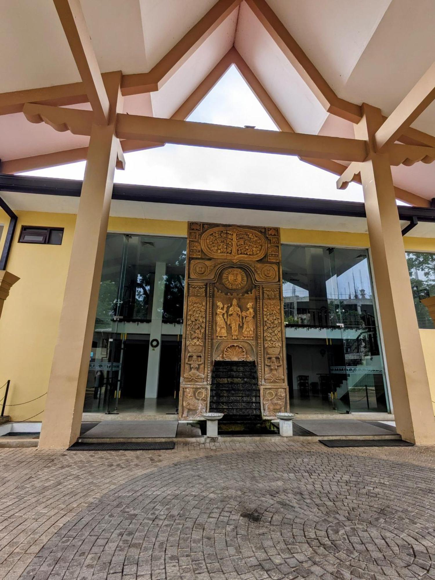 Rajarata Hotel Anuradhapura Exterior photo