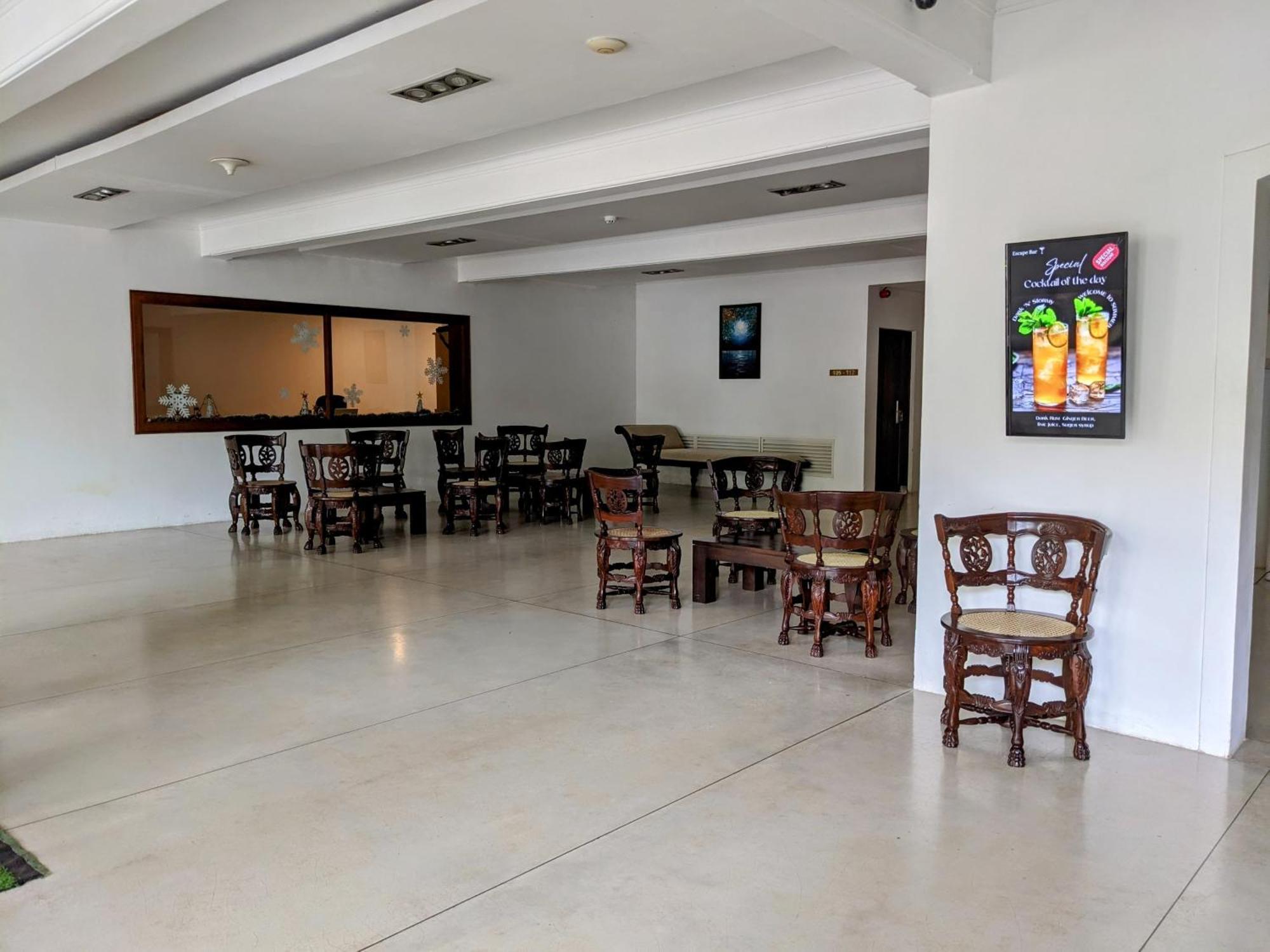 Rajarata Hotel Anuradhapura Exterior photo